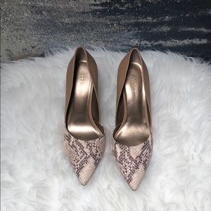 BCBG GENERATION Nude/Snakeskin Pumps
